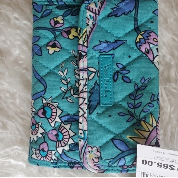 Vera Bradley RFID Blue Floral small billfold & Vera blad clear floral cosmetic - Picture 3 of 9